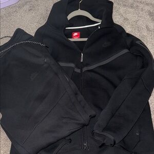 Nike Tech Black Hoodie and sweats Set